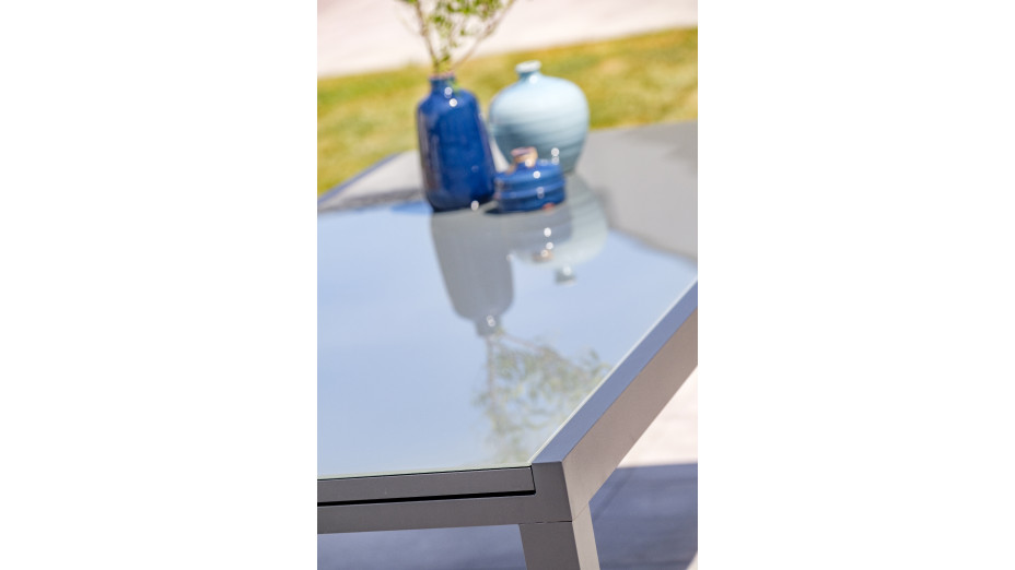 Table de jardin TOLEDE (200/300x100 cm) en aluminium et plateau verre avec rallonge intégrée - GRIS ANTHRACITE