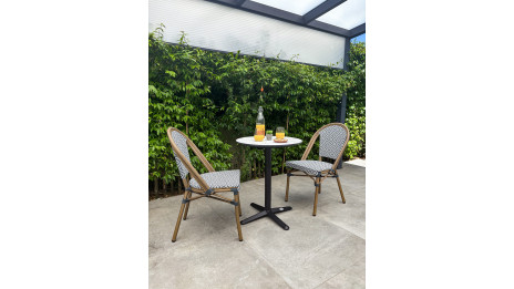 Lot composé d'une table de jardin BISTRO-TB60-HPL-MB et de 2 fauteuils BISTRO-FT-TEX-BLEU empilables