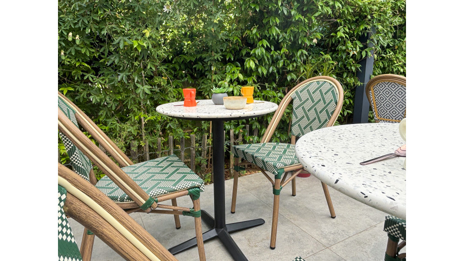 Table ronde de jardin BISTRO (diam. 60 cm) en acier noir et plateau terrazzo - BLANC