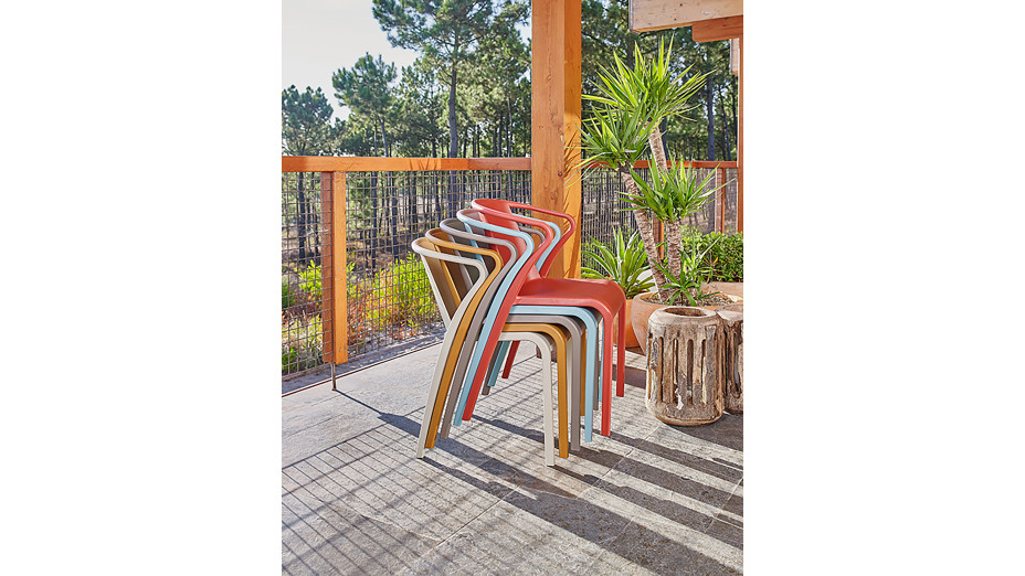 Fauteuil de jardin empilable FADO en polypropylène renforcé avec fibre de verre - TAUPE