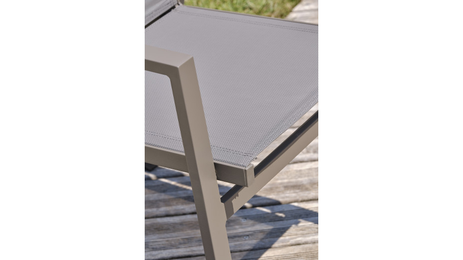 Lot composé d'une table de jardin FLORIDE-TB240-ALU-Q avec rallonge et de 6 fauteuils FLORIDE-FT-QUARTZ empilables