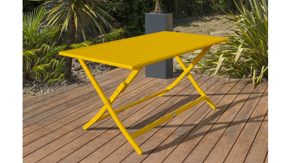 Lot composé d'une table de jardin MARIUS-TB140-MOUTARDE pliante et de 4 chaises MARIUS-CP-MOUTARDE pliantes