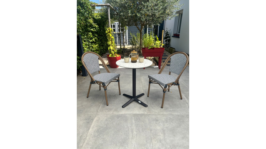 Lot composé d'une table de jardin BISTRO-TB60-TRZ et de 2 fauteuils BISTRO-FT-TEX-BLEU empilables