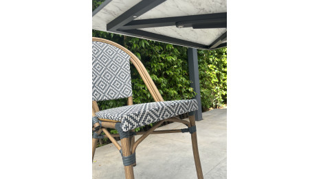 Lot composé d'une table de jardin BISTRO-TB70-HPL-MB et de 2 fauteuils BISTRO-FT-TEX-BLEU empilables