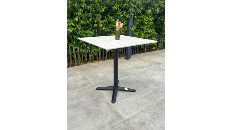 Table carrée de jardin BISTRO (70x70 cm) en acier noir et plateau terrazzo - BLANC