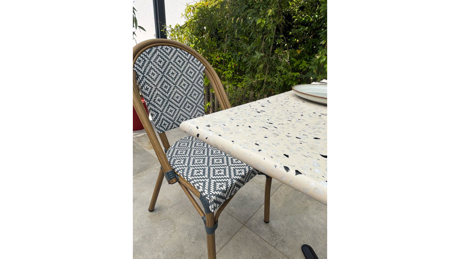 Table carrée de jardin BISTRO (70x70 cm) en acier noir et plateau terrazzo - BLANC