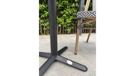 Lot composé d'une table de jardin BISTRO-TB70-TRZ et de 2 fauteuils BISTRO-FT-TEX-BLEU empilables