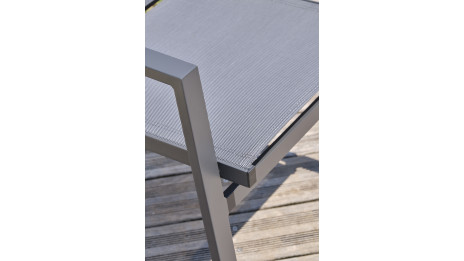 Lot composé d'une table de jardin FLORIDE-TB240-ALU-AN avec rallonge et de 8 fauteuils FLORIDE-FT-GRISANTH empilables