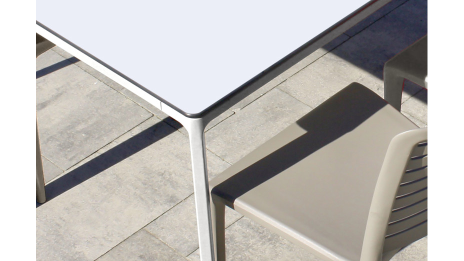 Table de jardin MEET (200x90 cm) en aluminium laqué et peinture Epoxy - BLANC