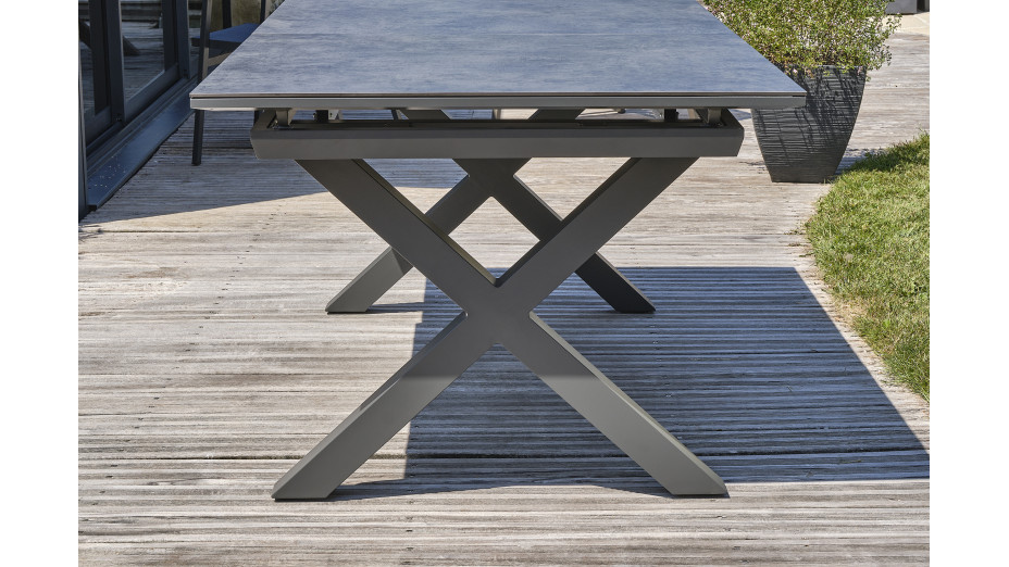 Table de jardin FLORIDE (180/240x100 cm) en aluminium et plateau en céramique avec rallonge automatique - GRIS ANTHRACITE