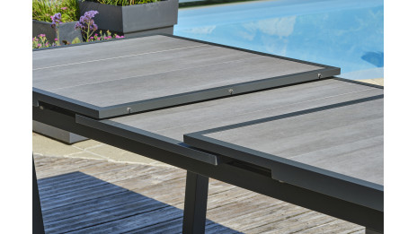 Table de jardin OLHOS (191/251x95 cm) avec rallonge automatique en aluminium et céramique - GRIS ANTHRACITE