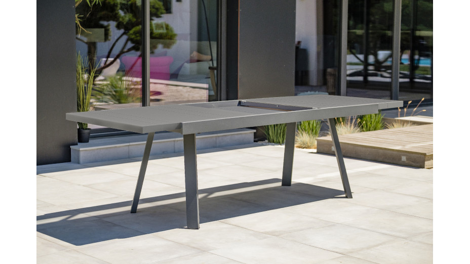 Lot composé d'une table de jardin STOCKHOLM-TB300-ALU avec rallonge et de 8 chaises STOCKHOLM-CH empilables