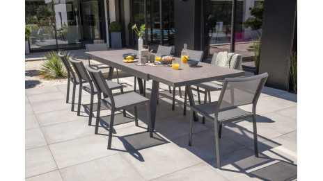 Lot composé d'une table de jardin STOCKHOLM-TB300-CER avec rallonge et de 8 chaises STOCKHOLM-CH empilables