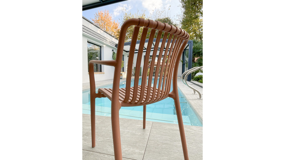 Fauteuil de jardin empilable TIAGO en polypropylène - TERRACOTTA