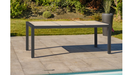 Lot composé d'une table de jardin VENISE-TB200 et de 6 fauteuils ALU-MIAMI-FT empilables