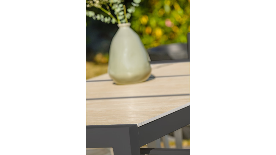 Lot composé d'une table de jardin VENISE-TB200 et de 6 fauteuils ALU-MIAMI-FT empilables