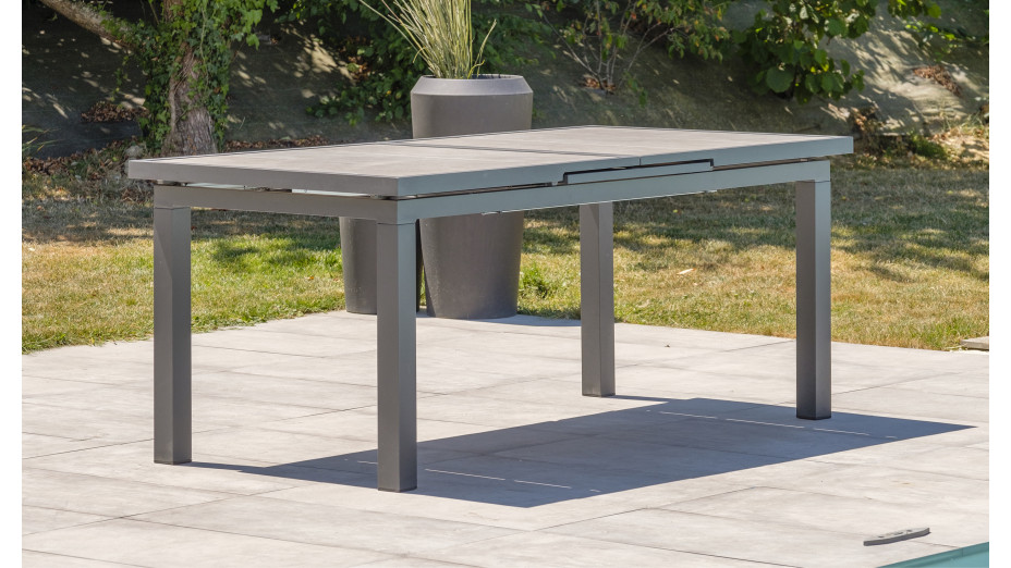 Lot composé d'une table de jardin VENISE-TB250 avec rallonge et de 6 fauteuils ALU-MIAMI-FT empilables