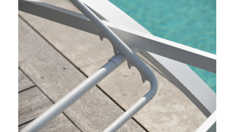 Lot composé de 2 bains de soleil BARCELONA-CL-BLANC empilables