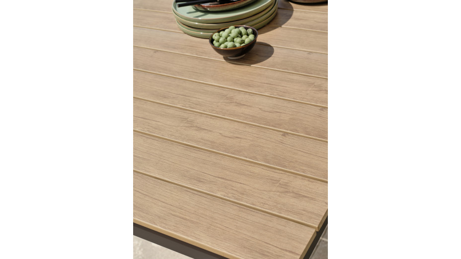 Lot composé d'une table BOSTON-TB150 et de 6 fauteuils de jardin empilables DIEGO-FT-GRISANTH
