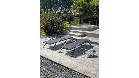 Lot composé de 2 bains de soleil BARCELONA-CL-NOIR empilables