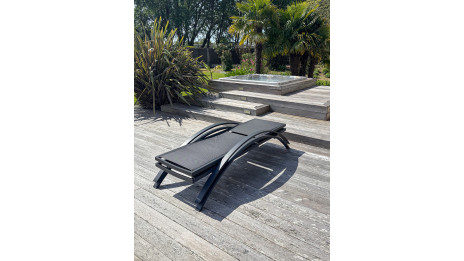 Lot composé de 2 bains de soleil BARCELONA-CL-NOIR empilables