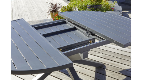 Lot composé d'une table de jardin PELOSA-TB200 et de 6 fauteuils PELOSA-FT empilables