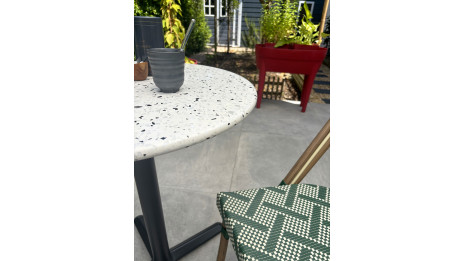 Lot composé d'une table de jardin BISTRO-TB60-TRZ et de 2 fauteuils BISTRO-FT-TEX-VERT empilables