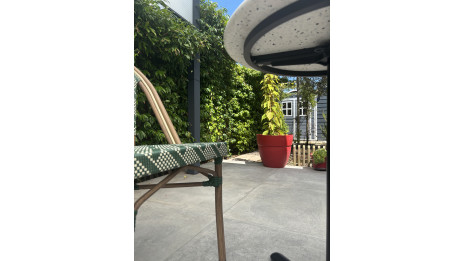 Lot composé d'une table de jardin BISTRO-TB60-TRZ et de 2 fauteuils BISTRO-FT-TEX-VERT empilables