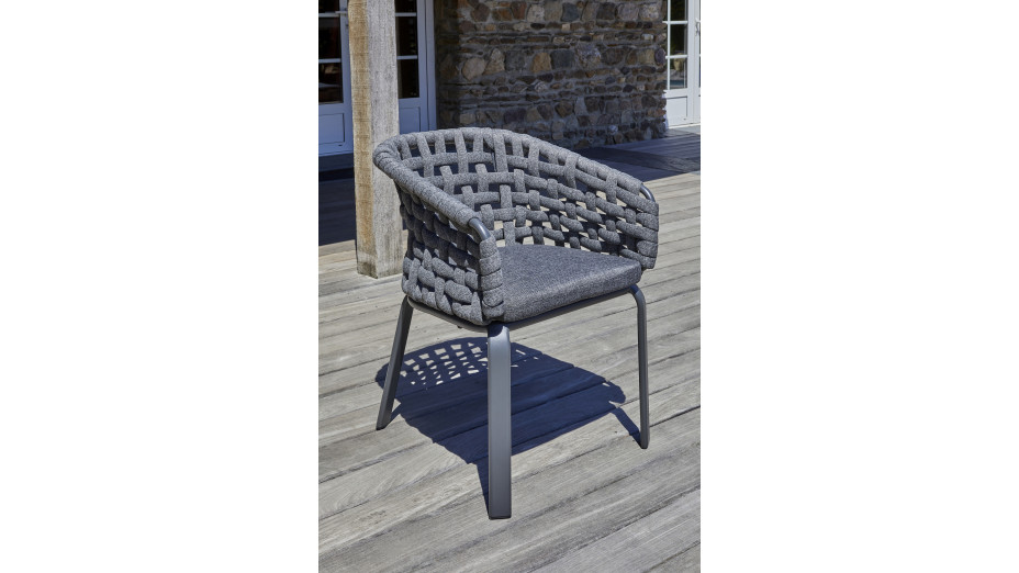 Lot composé d'une table de jardin CAMARGUE-TB220 et de 6 fauteuils CAMARGUE-FT