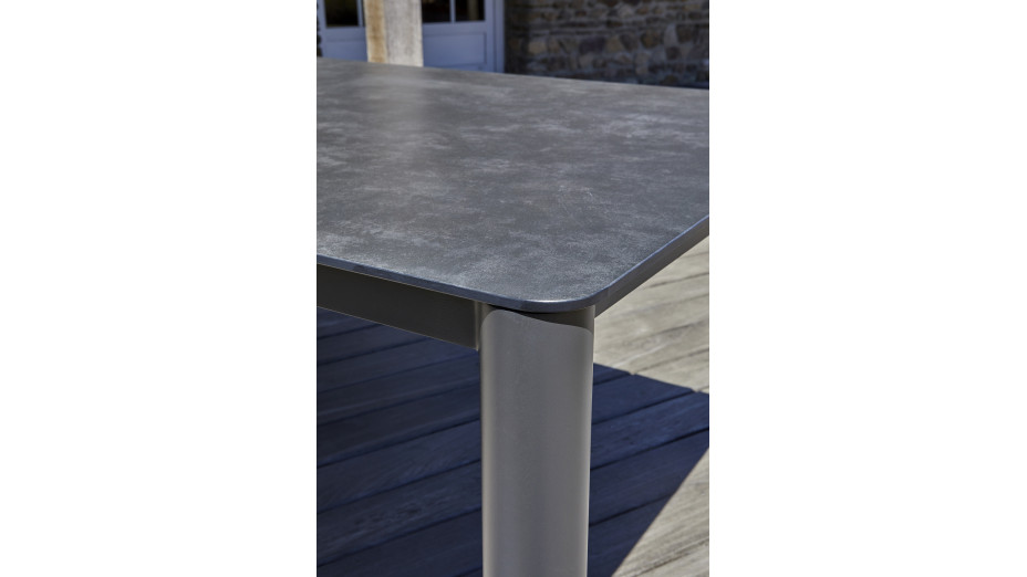 Lot composé d'une table de jardin CAMARGUE-TB220 et de 6 fauteuils CAMARGUE-FT