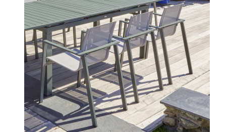 Lot composé d'une table de jardin MIAMI-TB240-KAKI avec rallonge et de 6 fauteuils MIAMI-FT-KAKI empilables